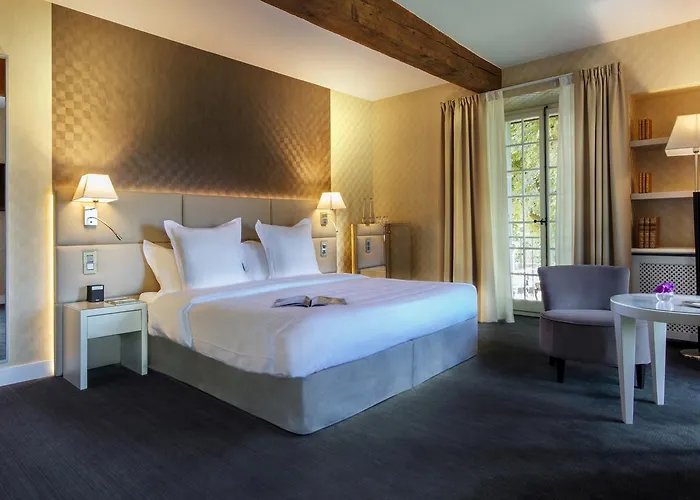 Chateau De Bonmont 호텔 Cheserex