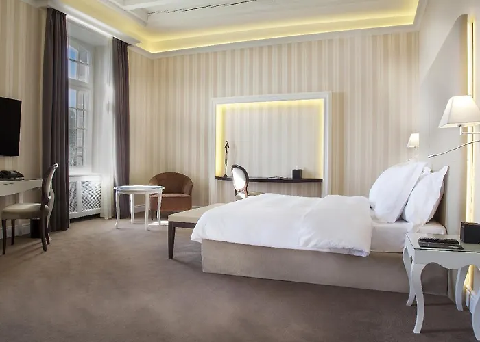 Chateau De Bonmont 호텔 Cheserex