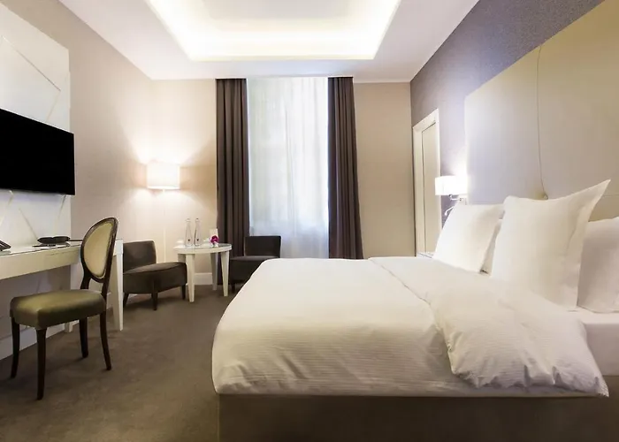 Chateau De Bonmont 호텔