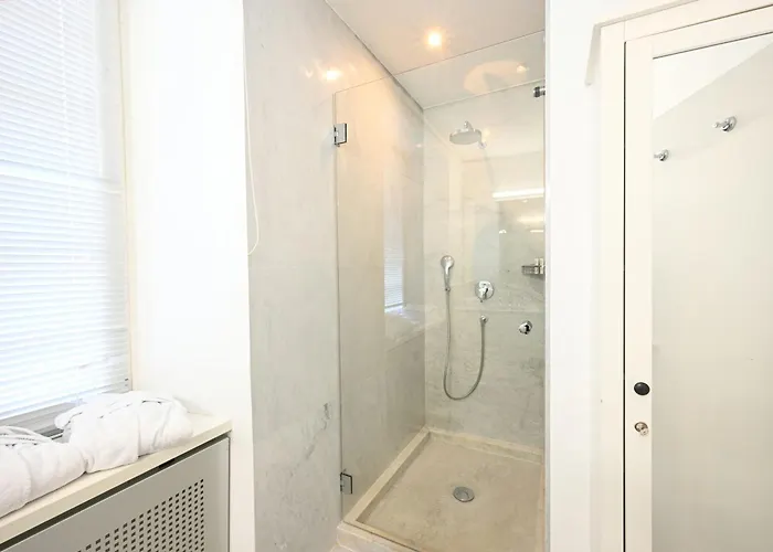 Hotel Château De Bonmont 3*